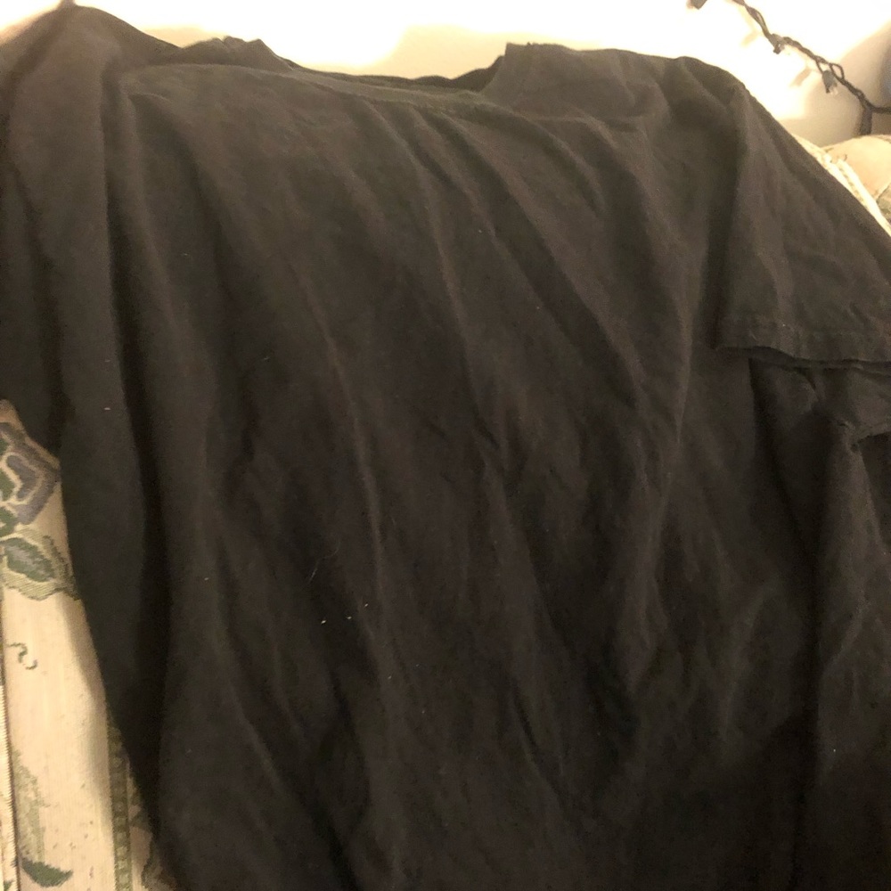 Hanes black tshirt
